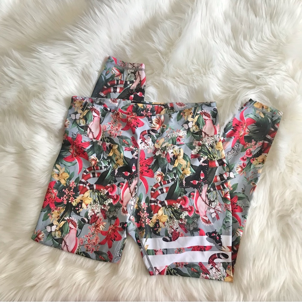 STRONGER Floral High-Waist Leggings in Multicolor